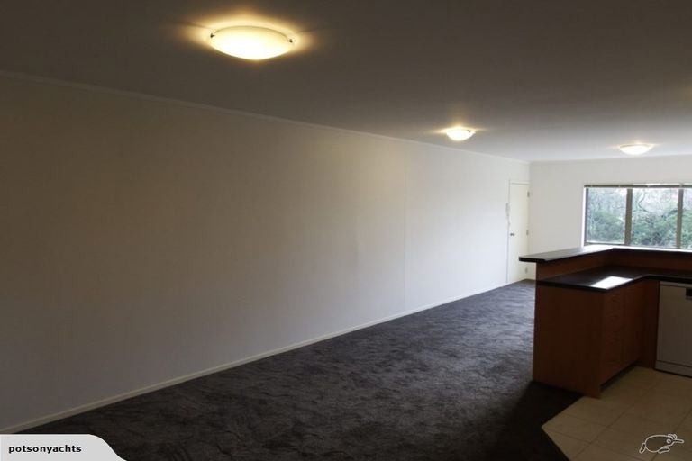 Photo of property in The Haven, 15/120 Beach Haven Road, Beach Haven, Auckland, 0626