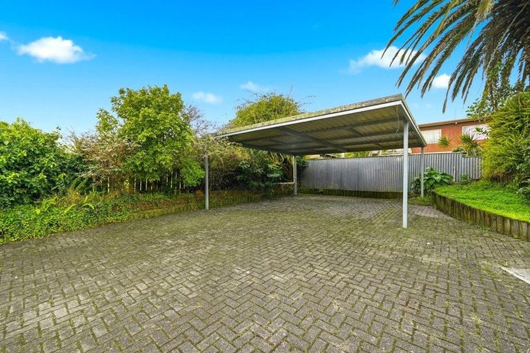Photo of property in 4220a Great North Road, Glendene, Auckland, 0602