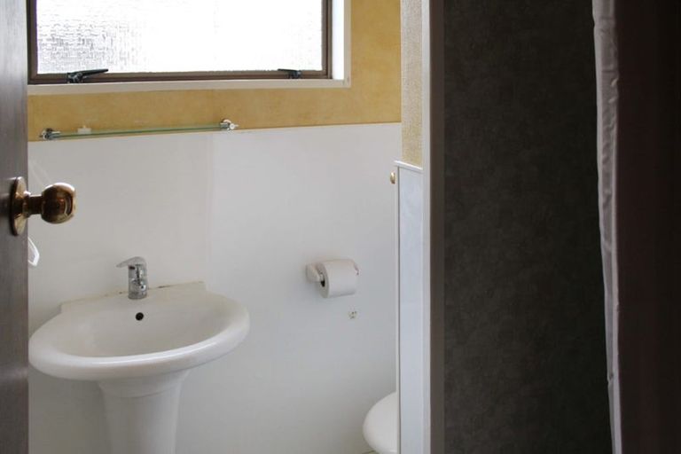 Photo of property in 9 Papawai Place, Milson, Palmerston North, 4414