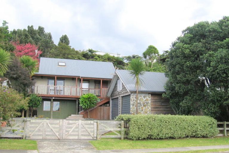 Photo of property in 107 Park Avenue, Whangamata, 3620