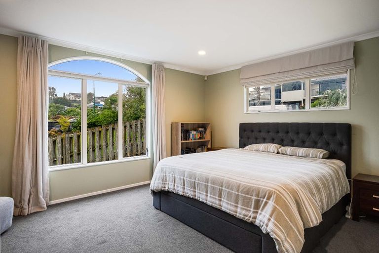 Photo of property in 30 Roberta Crescent, Orewa, 0931
