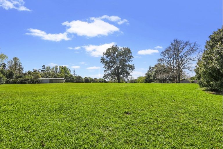 Photo of property in 329 Clifton Road, Whitford, Howick, 2571