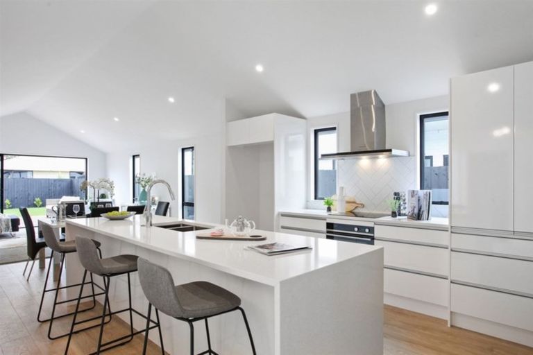 Photo of property in 94 Sarabande Avenue, Redwood, Christchurch, 8051