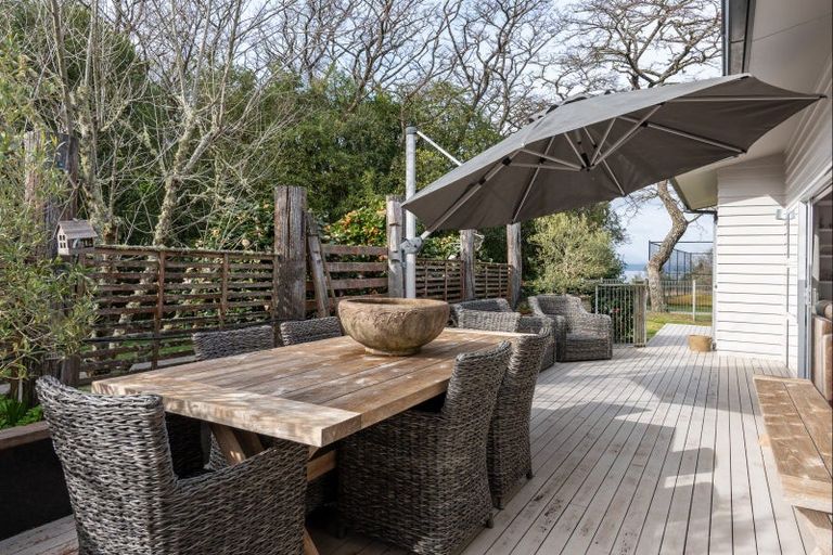 Photo of property in 10 Parawera Drive, Acacia Bay, Taupo, 3330