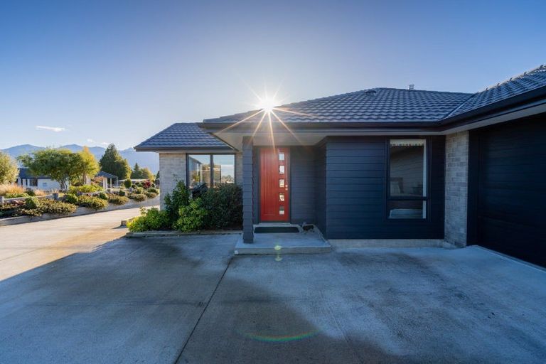 Photo of property in 24 Burnby Drive, Te Anau, 9679