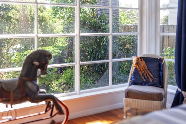 Photo of property in 35 Tennis Court Road, Raumati South, Paraparaumu, 5032