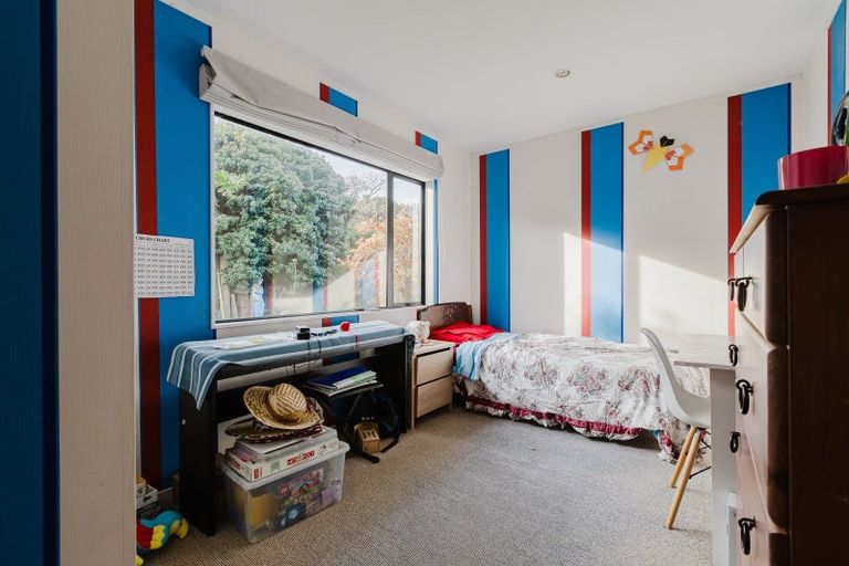 Photo of property in 15 Aspen Way, Kelvin Grove, Palmerston North, 4414