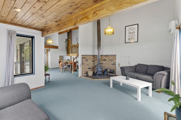 Photo of property in 37 Dingadee Street, Welcome Bay, Tauranga, 3112