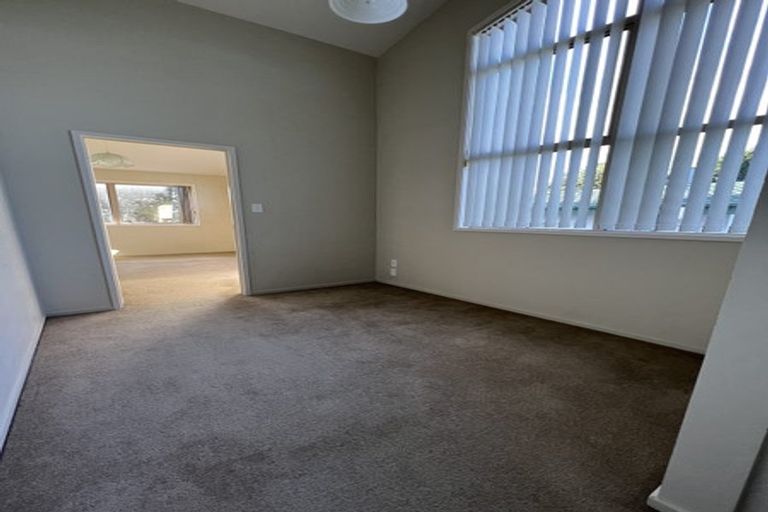 Photo of property in 14 Binda Place, Botany Downs, Auckland, 2010