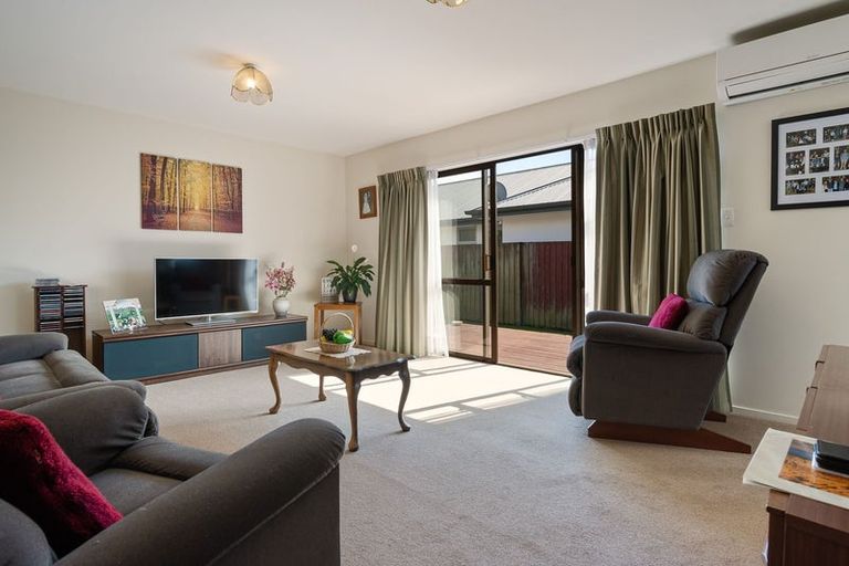 Photo of property in 1/469 Bower Avenue, Parklands, Christchurch, 8083