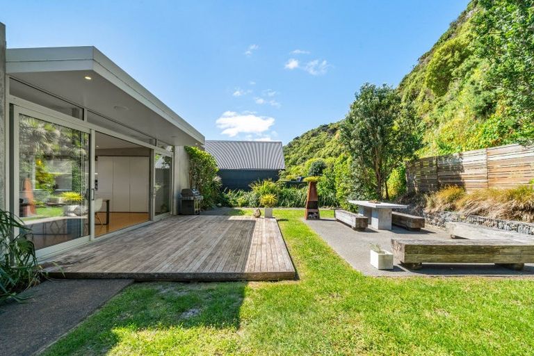 Photo of property in 505 Muritai Road, Eastbourne, Lower Hutt, 5013