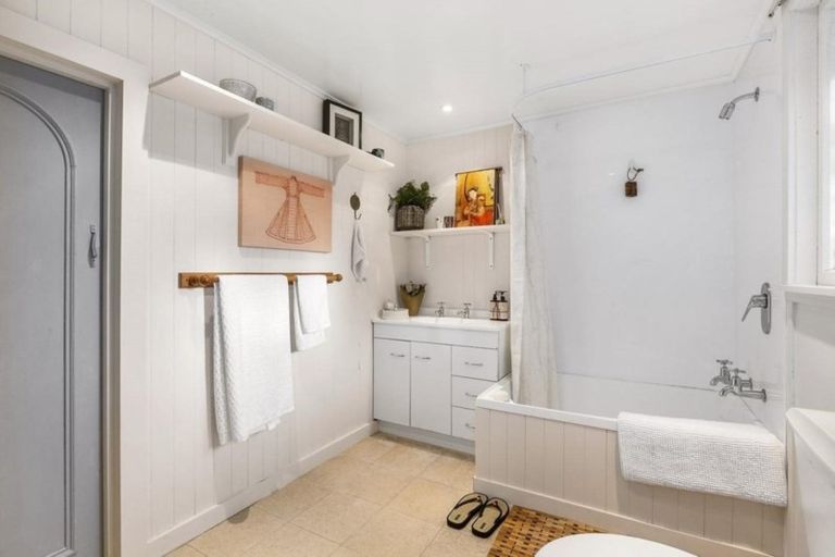 Photo of property in 35 Brownville Crescent, Maori Hill, Dunedin, 9010