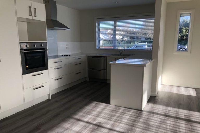 Photo of property in 12 Searells Road, Strowan, Christchurch, 8052