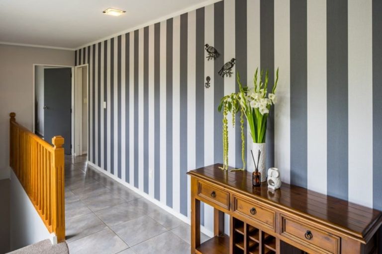 Photo of property in 31 Observatory Close, Whitby, Porirua, 5024