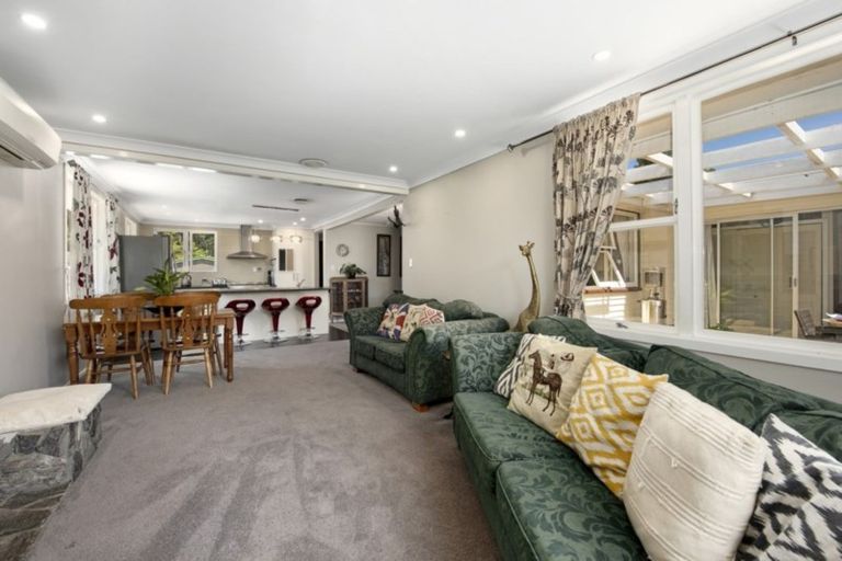 Photo of property in 16 Molloys Road, Te Marua, Upper Hutt, 5018