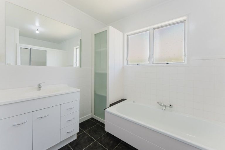 Photo of property in 50 Trelawney Crescent, Westown, New Plymouth, 4310