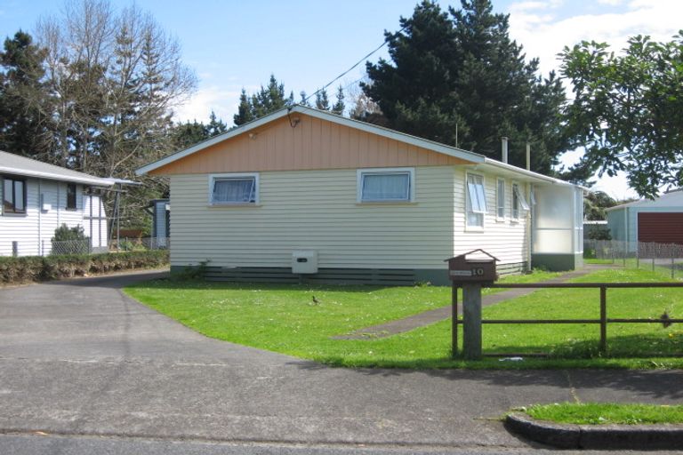 Photo of property in 10 Gordon Street, Glen Avon, New Plymouth, 4312