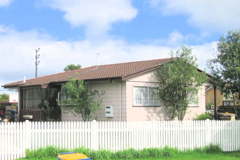 Photo of property in 22 Silverstone Place, Henderson, Auckland, 0612