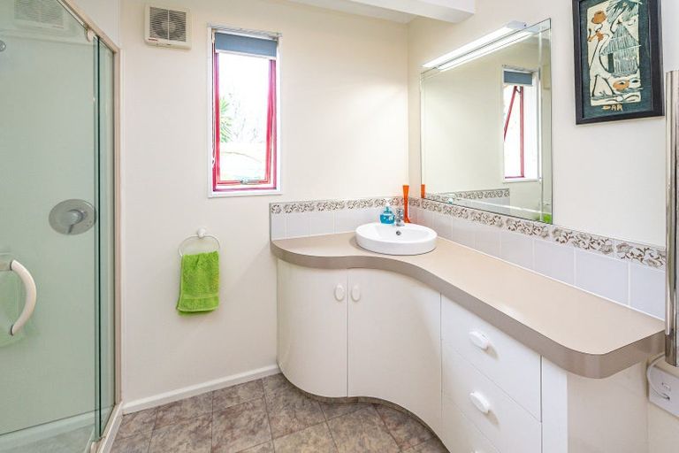 Photo of property in 25 Oakland Avenue, Saint Johns Hill, Whanganui, 4500