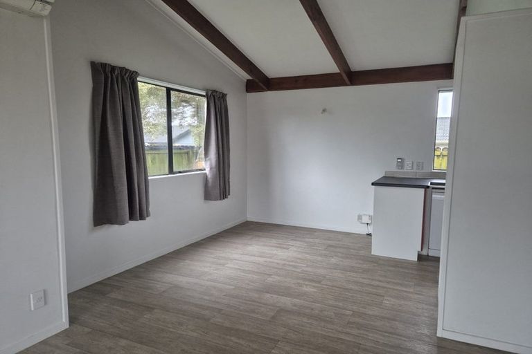 Photo of property in 1/26 Compass Place, Te Atatu Peninsula, Auckland, 0610