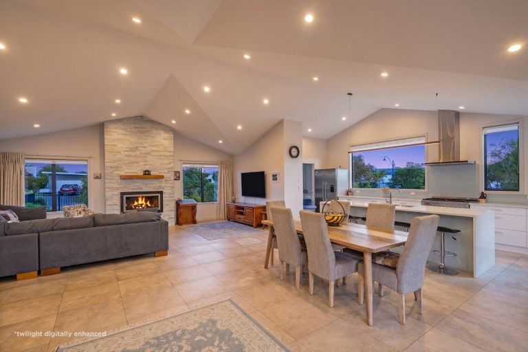Photo of property in 1 Topping Place, Whitianga, 3510
