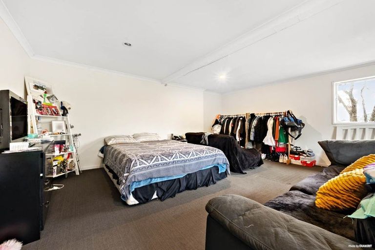 Photo of property in 37 Amberley Avenue, Te Atatu South, Auckland, 0610