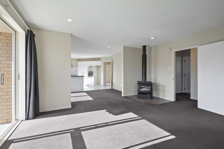 Photo of property in 144d High Street, Oxford, 7430