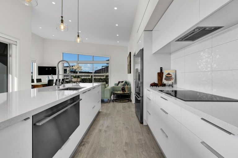 Photo of property in 24 Kotare Drive, Waiwhakaiho, New Plymouth, 4312