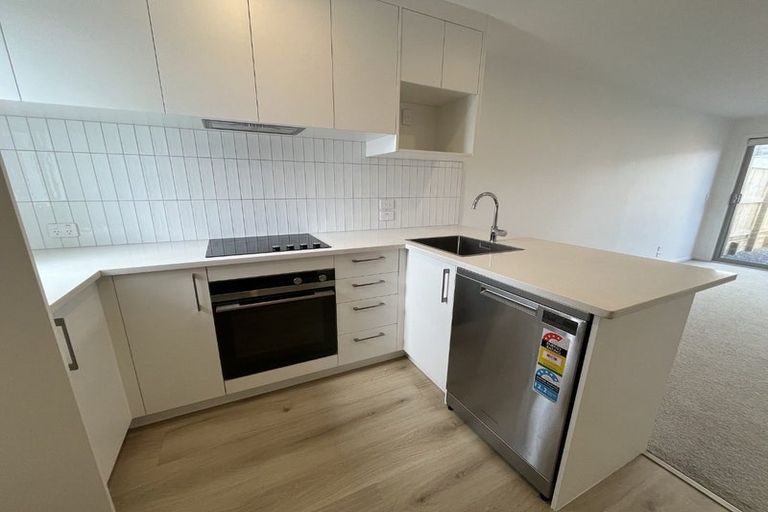 Photo of property in 6 Ngae Place, Mangere East, Auckland, 2024