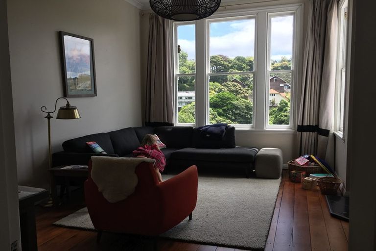 Photo of property in 58 Fairview Crescent, Kelburn, Wellington, 6012