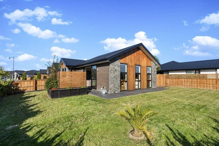 Photo of property in 24 Bill Harvey Drive, Halswell, Christchurch, 8025
