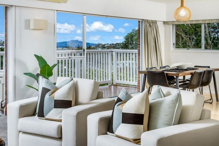 Photo of property in 12 Gretel Place, Hillcrest, Auckland, 0627