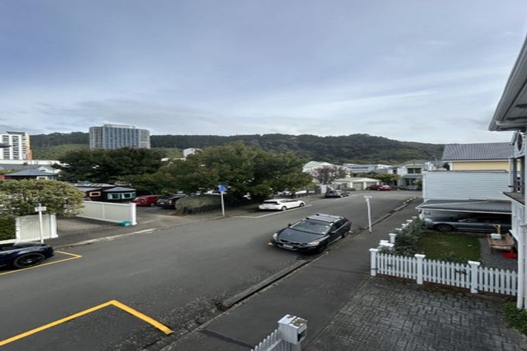 Photo of property in 1/10 Hobson Crescent, Thorndon, Wellington, 6011