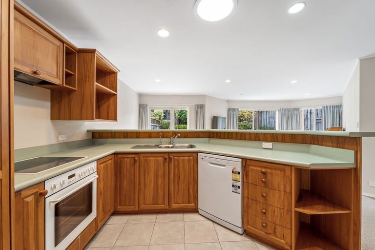 Photo of property in 14 Palmgreen Court, Stanmore Bay, Whangaparaoa, 0932