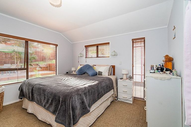 Photo of property in 24 Tiverton Crescent, Whalers Gate, New Plymouth, 4310