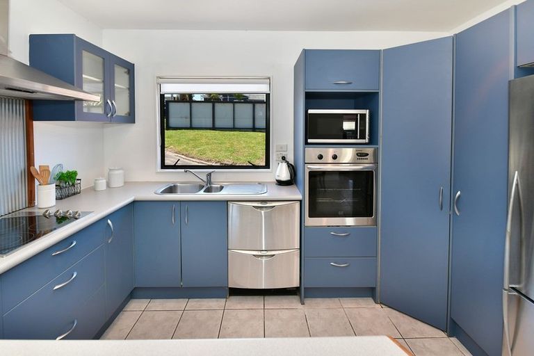 Photo of property in 40 Tiri Road, Manly, Whangaparaoa, 0930