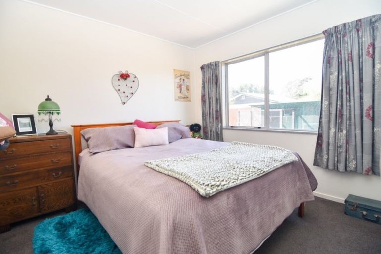 Photo of property in 66 Victoria Street, Carterton, 5713