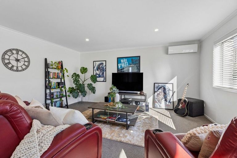 Photo of property in 18 Raynor Crescent, Pyes Pa, Tauranga, 3112