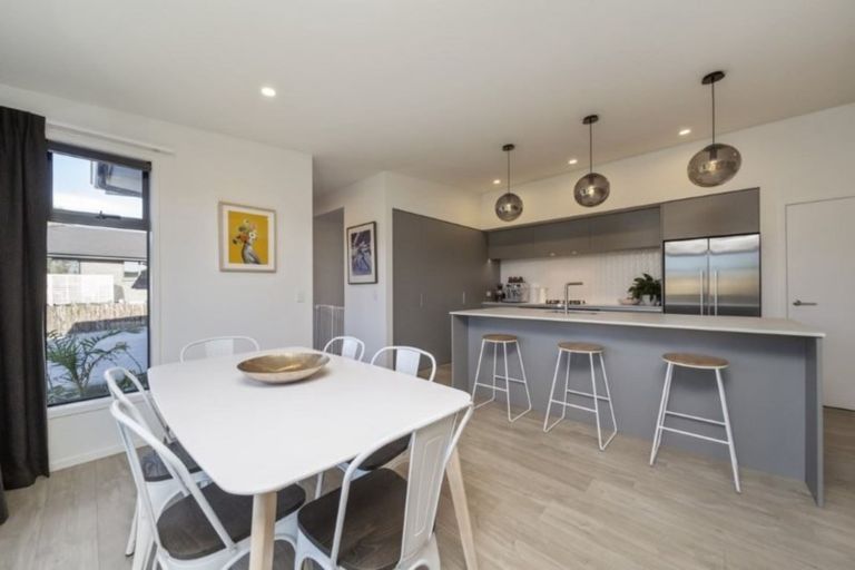 Photo of property in 2 Piper Way, Glen Avon, New Plymouth, 4312