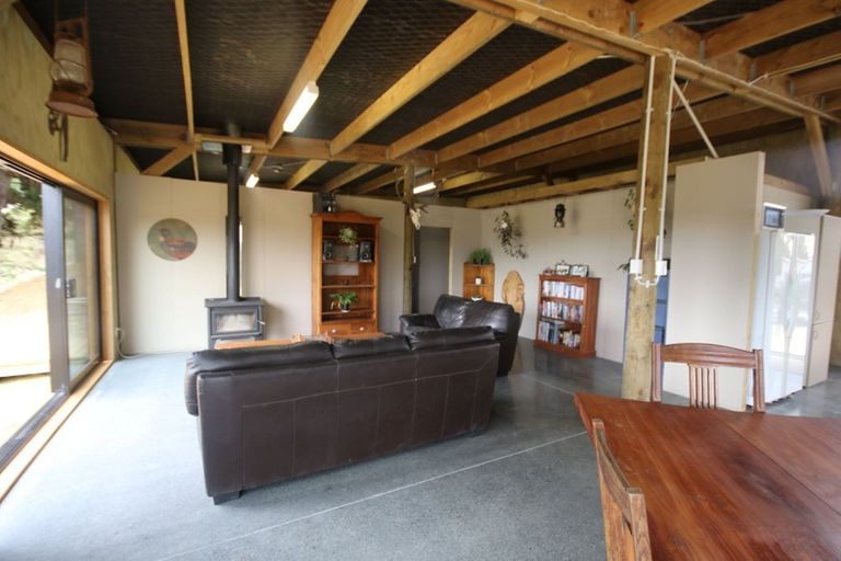 Photo of property in 205 Central Road, Mareretu, Paparoa, 0571