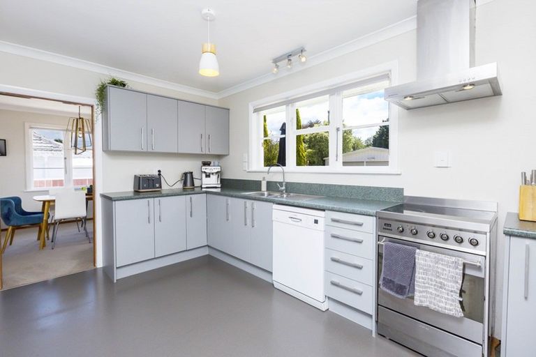 Photo of property in 7 Raukawa Grove, Trentham, Upper Hutt, 5018