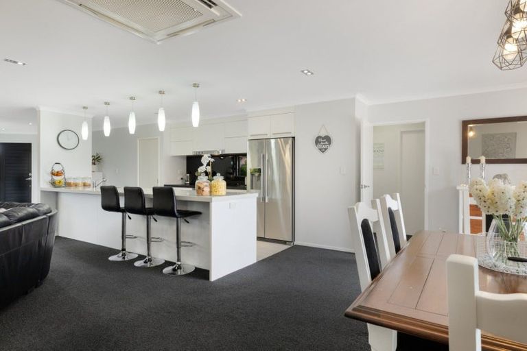 Photo of property in 45 Teal Place, Pyes Pa, Tauranga, 3112