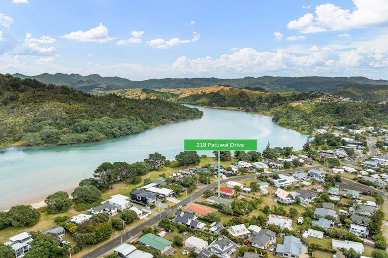 Photo of property in 218 Patuwai Drive, Whangamata, 3620