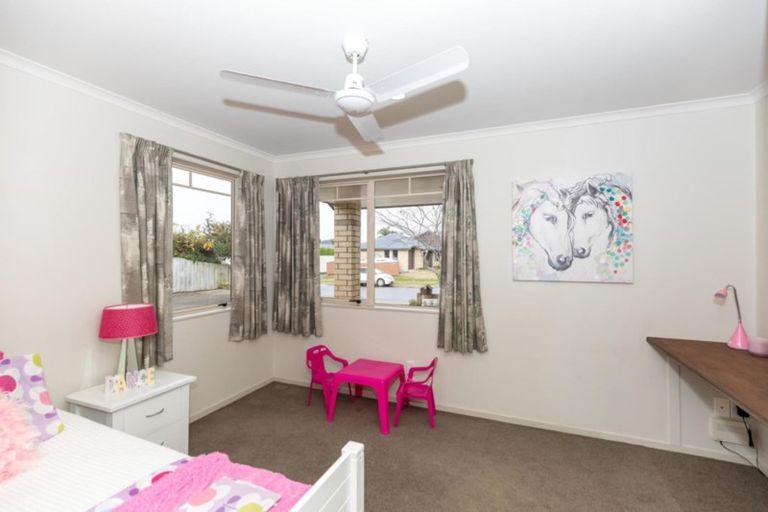 Photo of property in 2 Cabernet Close, Rototuna, Hamilton, 3210