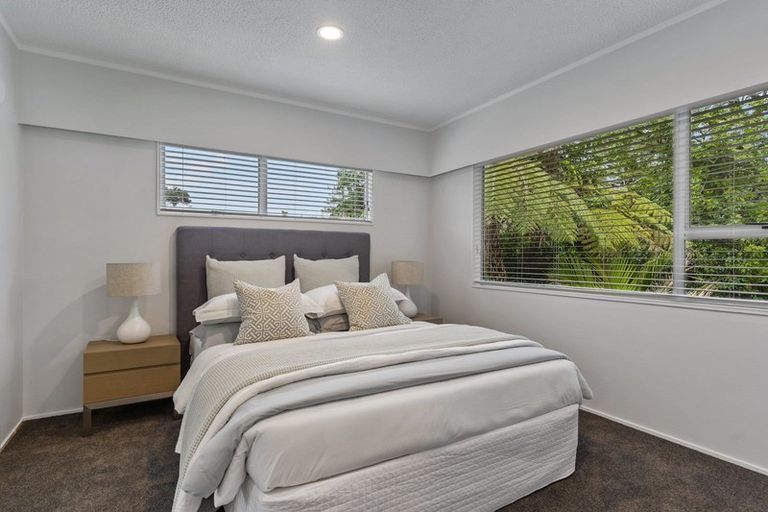 Photo of property in 2/225 Beach Haven Road, Beach Haven, Auckland, 0626