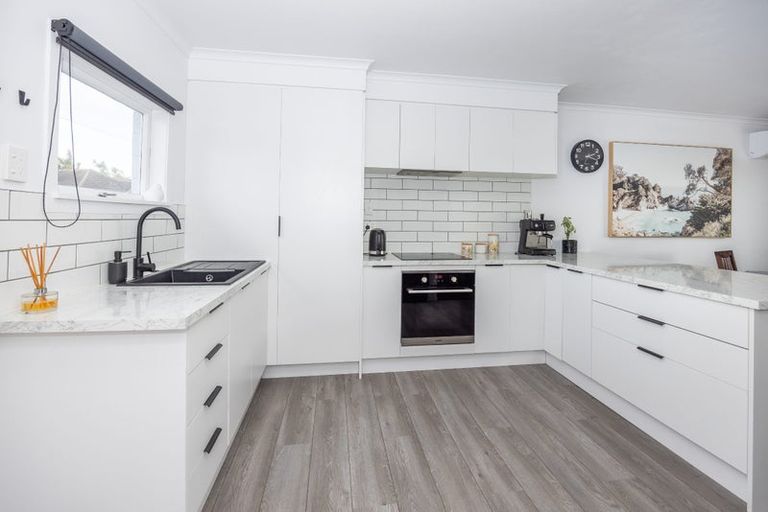 Photo of property in 8b Lee Place, Bader, Hamilton, 3206