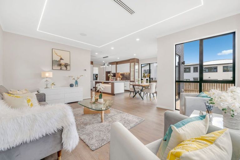 Photo of property in 32 Adamson Road, Flat Bush, Auckland, 2019