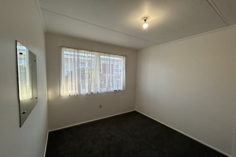 Photo of property in 23 Marcel Place, Glenfield, Auckland, 0629