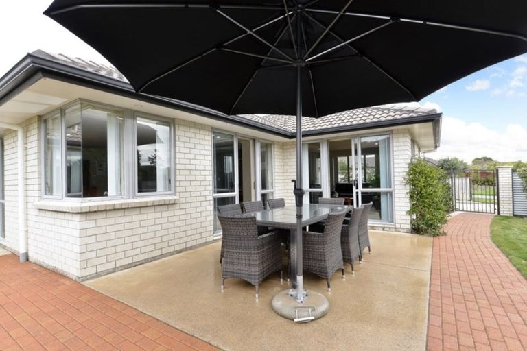 Photo of property in 30 Winchester Place, Rototuna North, Hamilton, 3210