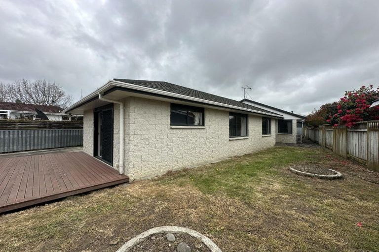 Photo of property in 4a Brett Place, Takaro, Palmerston North, 4412